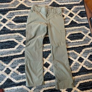 Duluth Trading Co women’s Olive Pants